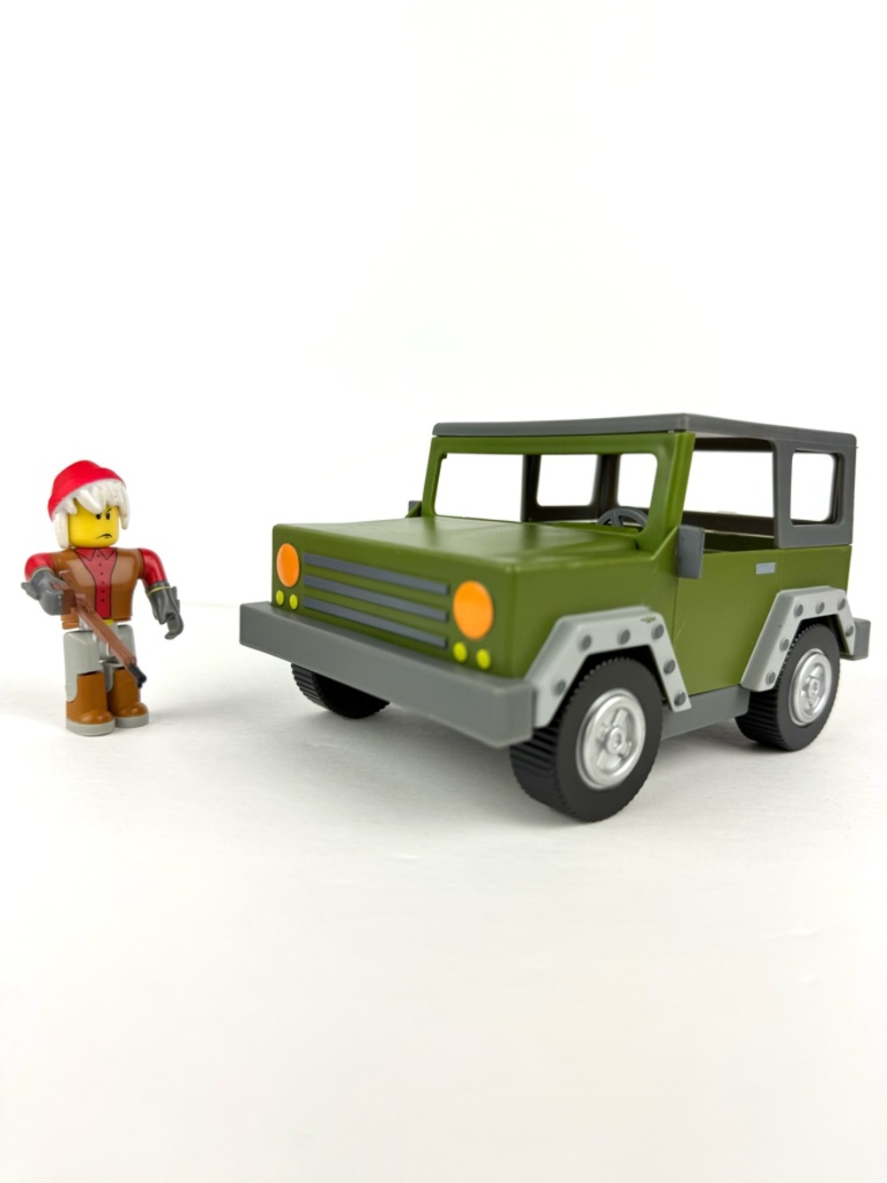 Roblox Apocalypse Rising 4x4 Vehicle and Figurine Gaming Toy